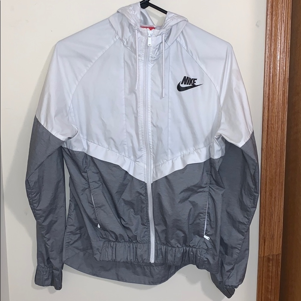 Nike Wind Runner Windbreaker white/ light grey